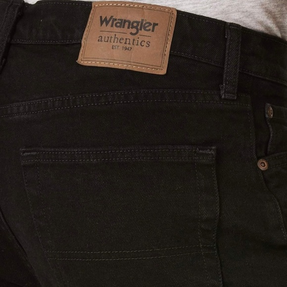 NWT Wrangler Authentics Men's Classic Jean Short in Black Size 32 - Picture 5 of 9